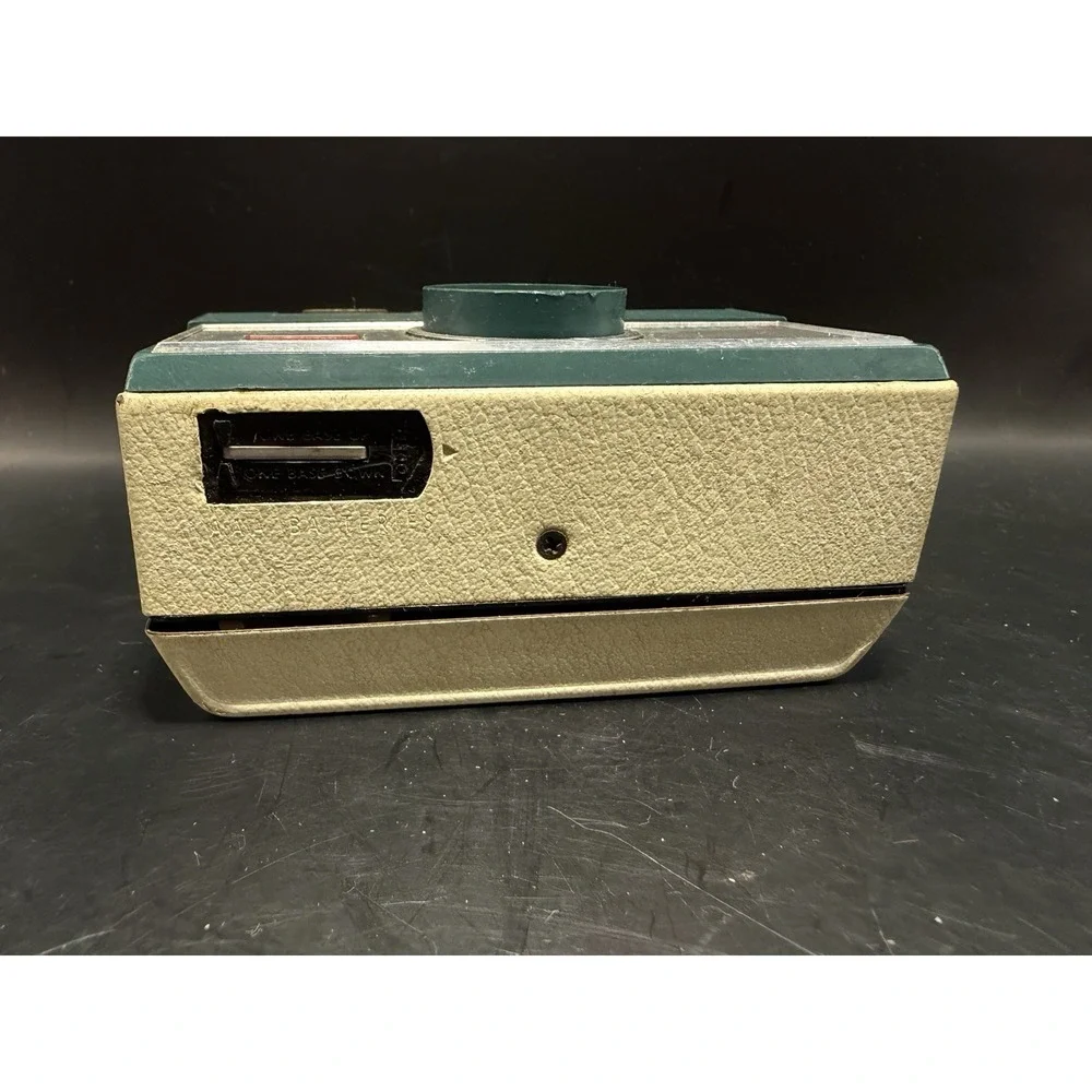 Kodak Hawkeye Instamatic R4 Vintage‎ Camera with Kodacolor II Film – Untested
